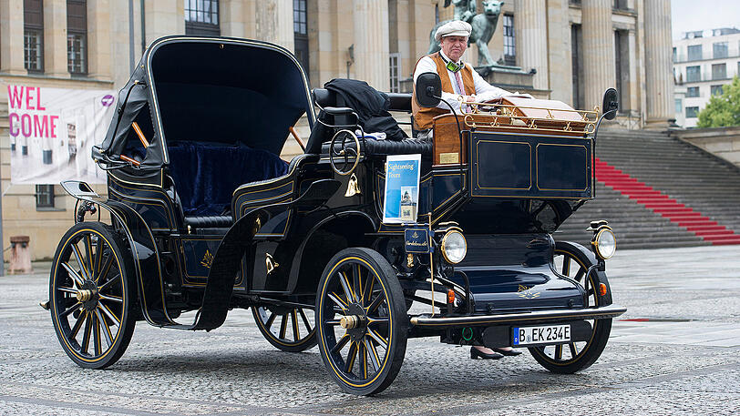 In Berlin gibt es bereits E-Kutschen. Sie fahren ohne Pferde durch die Stadt.