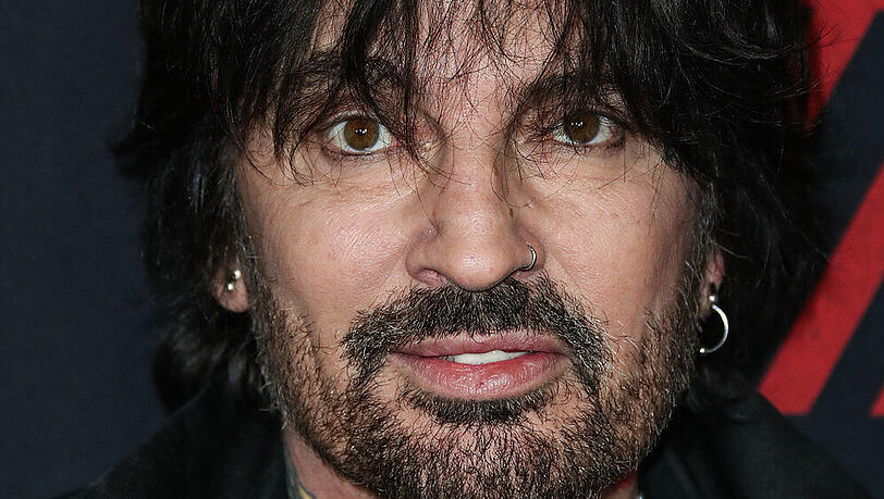 Tommy Lee flucht, wenn Tommy Lee fluchen will! Tommy Lee flucht, wenn Tommy Lee fluchen will!