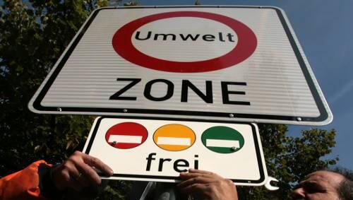 Längst sind die Schilder angebracht - seit heute gilt die Umweltzone in der Innenstadt. Längst sind die Schilder angebracht - seit heute gilt die Umweltzone in der Innenstadt.