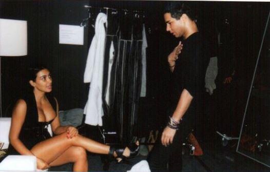 Kim Kardashian quetscht sich für eine Balmain-Kampagne in viel zu kleine Kleider