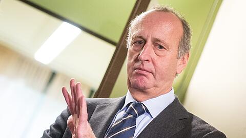 Hubert Haderthauer erschien am Donnerstag nicht vor dem Modellbau-Untersuchungsausschuss, obwohl er als Zeuge geladen war. (Archivbild)