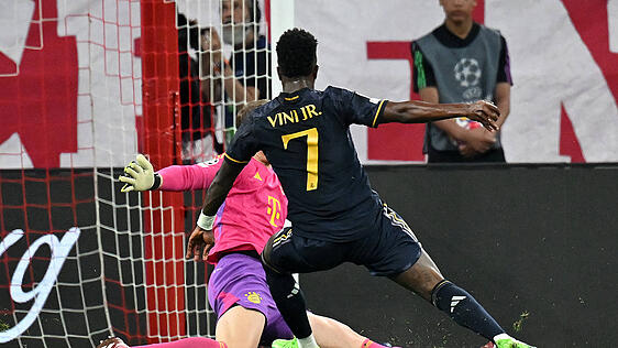 Überwindet Neuer nach 24 Minuten: Vinicius Junior.