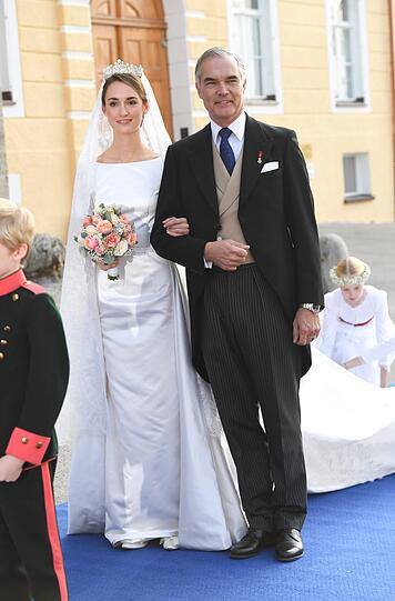 Traumhochzeit am Tegernsee - klicken Sie sich durch die Bilder der adeligen Vermählung von Sophie Herzogin von Württemberg und ihrem Comte Maximilien d&rsquo;Andigné!