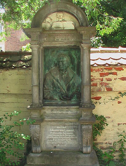Das Grab von Lamont auf dem St. Georg Friedhof. Ihm vertrauen Kinder Geld an, schreibt die AZ-Leserin.