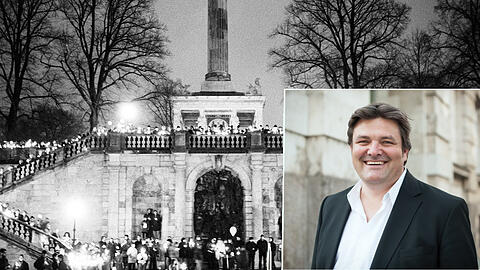 Eine Lichterkette, ähnlich der von 1992 in München, das versucht Benjamin David (r.), Organisator der Demonstration #wehretdenanfängen, am Montag auf die Beine zu stellen.