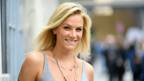 "Rote Rosen"-Star Laura Preiss wurde im Januar 2020 fälschlicherweise für tot erklärt. Ein YouTube-Video kursierte, in dem von einem Unfalltod die Rede war. Sie erstattete Anzeige und will anwaltlich gegen den Filmemacher aus Thailand vorgehen. Der verdient nämlich mit jedem Klick durch Werbeerlöse bares Geld.