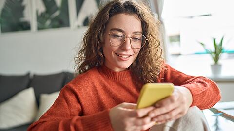 Smartphones setzen voraussichtlich auch 2024 verstärkt auf Künstliche Intelligenz.