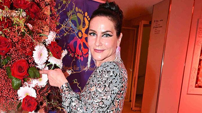 Marisa Burger zeigt sich auf dem "Roses and Love Ball" in München von einer ungewohnten Seite.