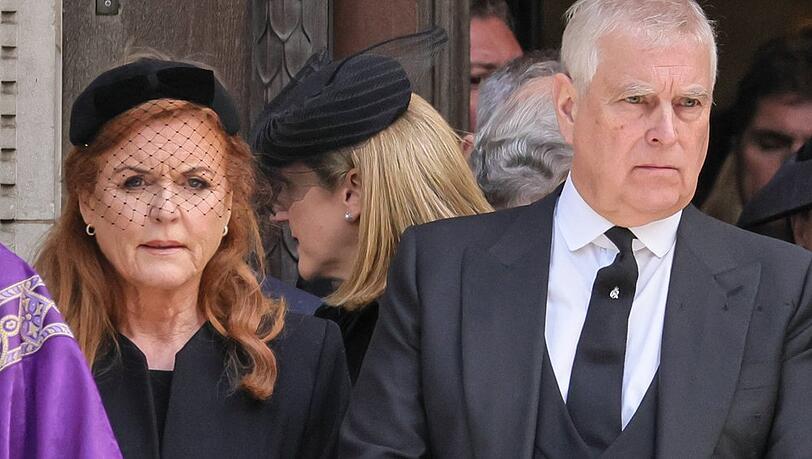 Andrew Mountbatten-Windsor und Sarah Ferguson werden an der Taufe ihrer Enkelin teilnehmen. Andrew Mountbatten-Windsor und Sarah Ferguson werden an der Taufe ihrer Enkelin teilnehmen.
