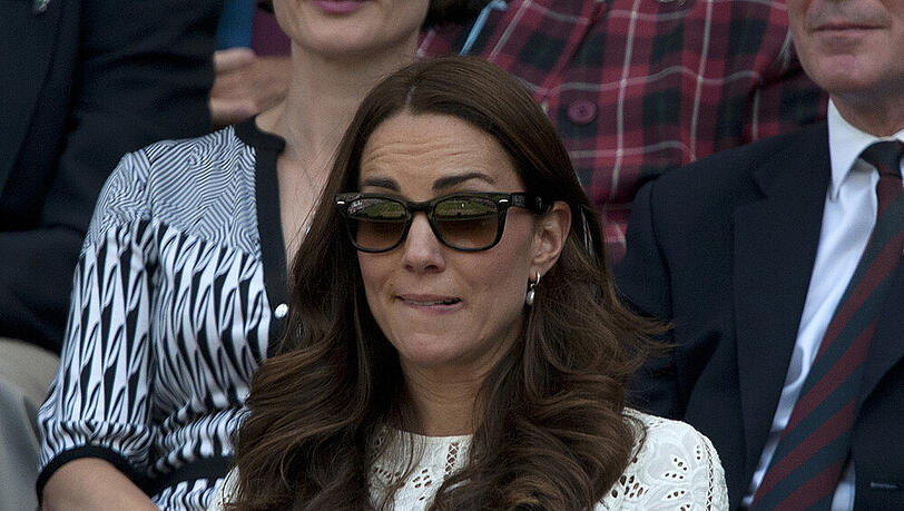Richtig spannend! Beim Tennis in Wimbledon hatte Herzogin Kate ihr Minenspiel kaum noch unter Kontrolle Richtig spannend! Beim Tennis in Wimbledon hatte Herzogin Kate ihr Minenspiel kaum noch unter Kontrolle