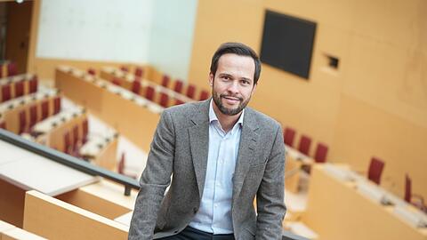 Der bayerische FDP-Chef ist optimistisch, im kommenden Jahr wieder in den Landtag einzuziehen - trotz der Ampel im Bund. Fotos: von Loeper