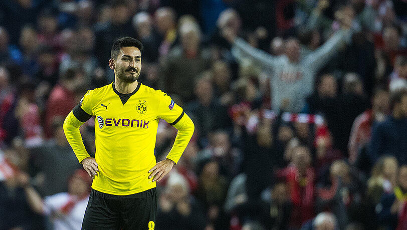 Die ausgerenkte Kniescheibe könnte die Karriereplanung von Ilkay Gündogan ins Wanken bringen. Die ausgerenkte Kniescheibe könnte die Karriereplanung von Ilkay Gündogan ins Wanken bringen.