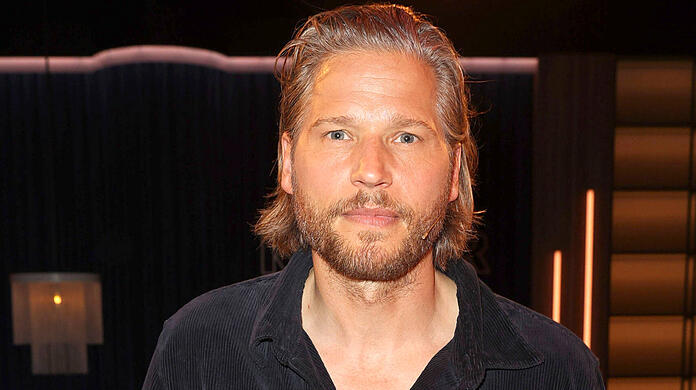 Seit 2014 ist Sebastian Ströbel ein fester Bestandteil von "Die Bergretter". In der ZDF-Produktion verkörpert Ströbel die Rolle des "Markus Kofler".