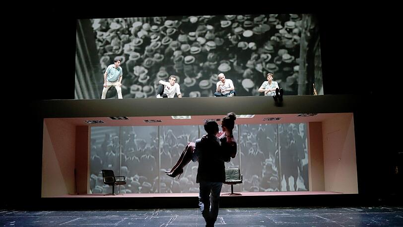 "Lehman Brothers. Aufstieg und Fall einer Dynastie" von Stefano Massini im Residenztheater. "Lehman Brothers. Aufstieg und Fall einer Dynastie" von Stefano Massini im Residenztheater.