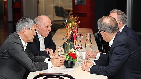 Viel zu besprechen: Die Bayern-Bosse (v.l.) Hainer, Hoeneß, Dreesen und Rummenigge.
