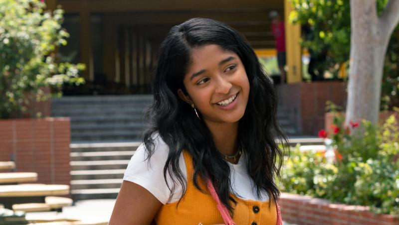 Devi (Maitreyi Ramakrishnan) lässt sich nicht unterkriegen. Devi (Maitreyi Ramakrishnan) lässt sich nicht unterkriegen.