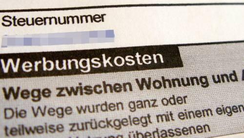 Hier kommen die Fahrtkosten rein: Anlage N der Steuererklärung. Hier kommen die Fahrtkosten rein: Anlage N der Steuererklärung.
