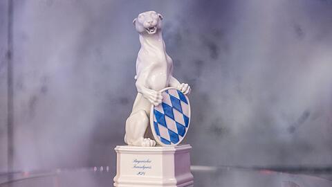 Bis 2021 hie&szlig; die Sendung "Bayerischer Fernsehpreis", seit 2022 wird der Blaue Panther im Rahmen der Gala "Blauer Panther - TV & Streaming Award" verliehen.