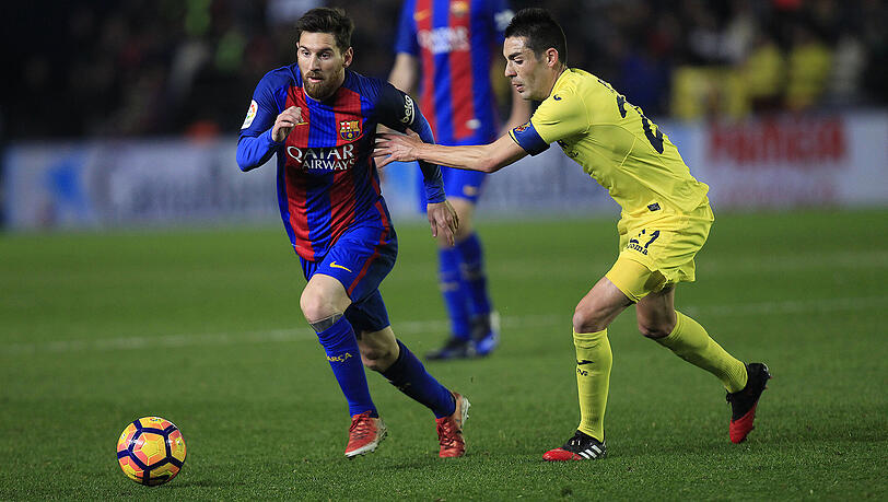 Nur Lionel Messi (links - hier im Duell mit Bruno Soriano) traf beim 1:1 des FC Barcelona in Villareal. Nur Lionel Messi (links - hier im Duell mit Bruno Soriano) traf beim 1:1 des FC Barcelona in Villareal.