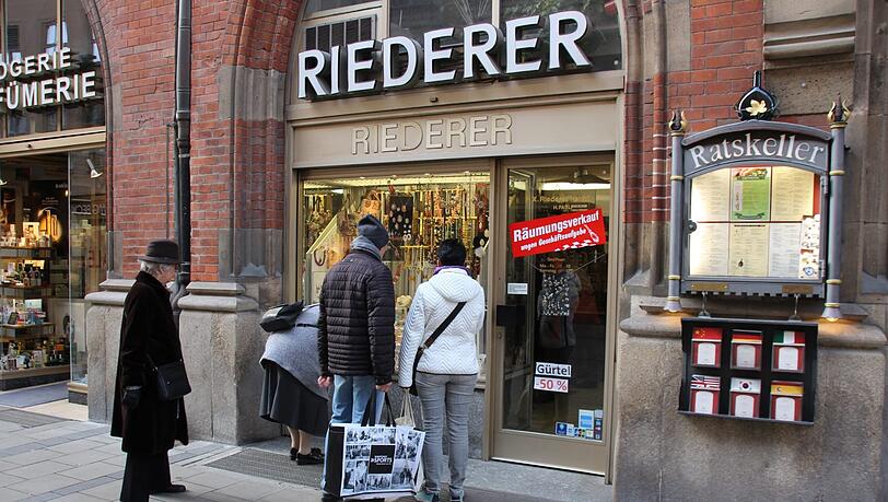 Der Andrang ist groß. Am 20. Januar ist letzter Verkaufstag. Der Andrang ist groß. Am 20. Januar ist letzter Verkaufstag.
