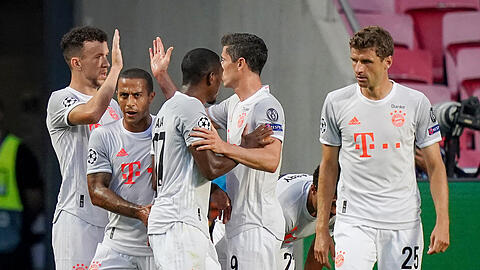 Der FC Bayern gewinnt gegen den FC Barcelona und steht im Halbfinale der Champions League.