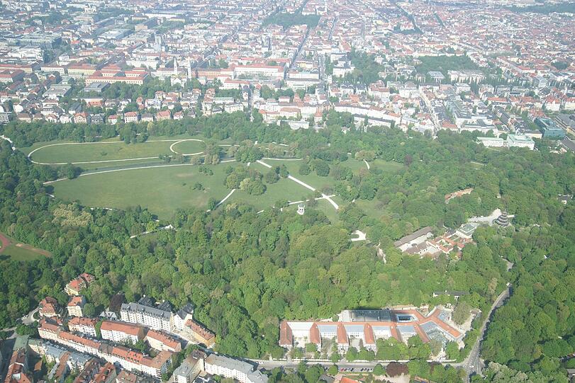 Grüne Lunge: Der Englische Garten von oben, rechts in der Mitte ist der Chinesische Turm zu erkennen.