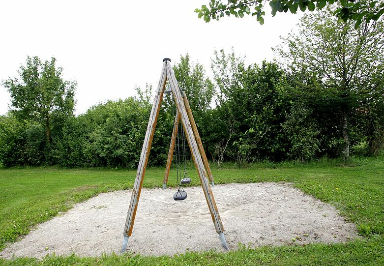 Explosives Emmering: Auf diesem Spielpaltz fand der Bub die Bomben.