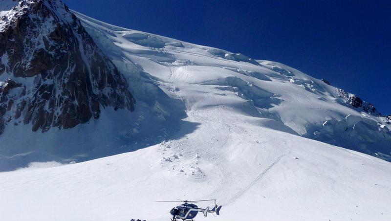 Bereits in der Vorwoche waren Bergsteiger am berüchtigten Bergmassiv nach eine Lawine ums Leben gekommen. Bereits in der Vorwoche waren Bergsteiger am berüchtigten Bergmassiv nach eine Lawine ums Leben gekommen.
