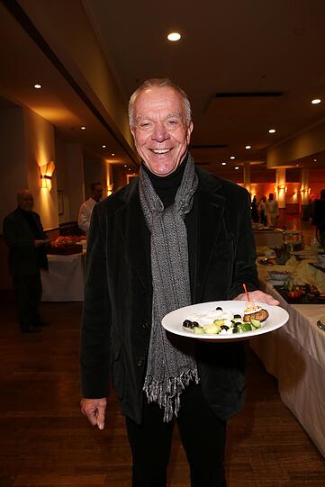 Freut sich über das Buffet: "Sturm der Liebe"-Star Dirk Galuba am Dienstag im Paulaner am Nockherberg.
