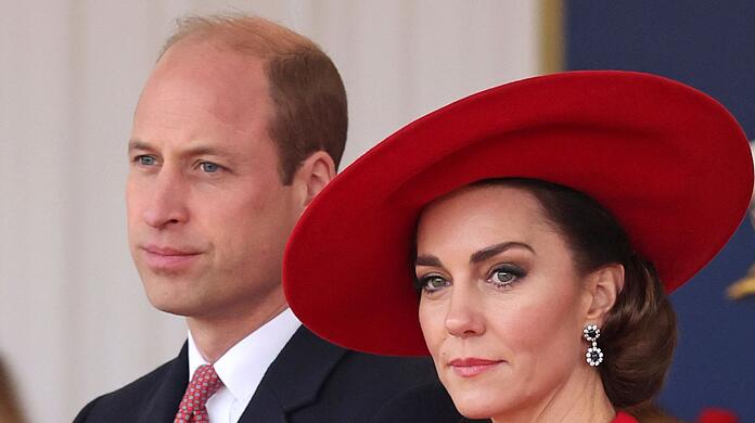 Prinzessin Kate erholt sich von einer Bauch-OP. Der Palast in London tut sich schwer mit der Kommunikation nach außen.
