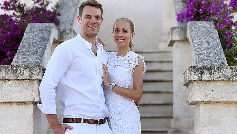 Manuel Neuer und seine Nina haben sich 2017 im italienischen Monopoli kirchlich getraut. Manuel Neuer und seine Nina haben sich 2017 im italienischen Monopoli kirchlich getraut.
