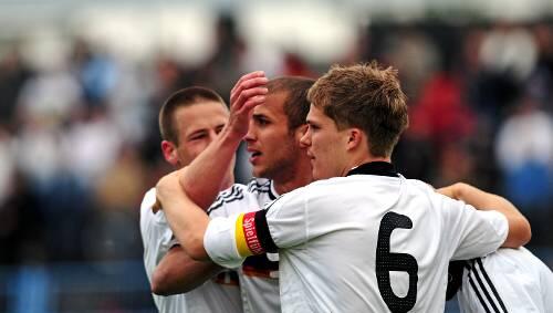 Unter den Torschützen: Löwen-Talent Florian Jungwirth. Unter den Torschützen: Löwen-Talent Florian Jungwirth.