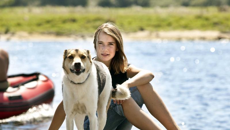Laura Dekker mit ihrem Hund Laura Dekker mit ihrem Hund