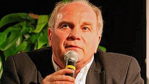 Schockiert von den Szenen in Berlin: Bayern-Präsident Uli Hoeneß Schockiert von den Szenen in Berlin: Bayern-Präsident Uli Hoeneß
