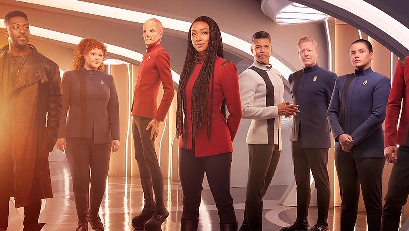 "Star Trek: Discovery": Captain Burnham (Sonequa Martin-Green) und ihre Crew. "Star Trek: Discovery": Captain Burnham (Sonequa Martin-Green) und ihre Crew.