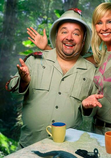 D wie Dirk Bach: Unvergessener erster Moderator an der Seite von Sonja Zietlow in stets farbenfrohen Outfits. Sein überraschender Tod im Oktober 2012 führte zur wohl größten Veränderung an der Sendung - Daniel Hartwich übernahm den Job.