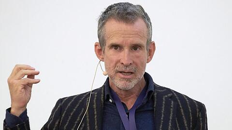 Kritik kommt von Schauspieler und Filmakademiechef Ulrich Matthes: Die Aktion sei "indirekt Schützenhilfe für die Querdenkerszene und die AfD".