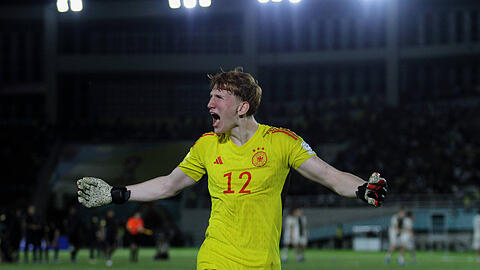 Als Nummer zwei angereist, als WM-Held wieder nachhause gekommen: Unterhachings Keeper Konstantin Heide.
