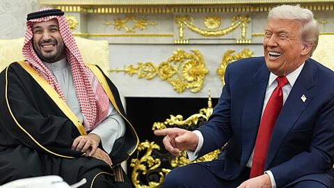 Saudi-Arabiens Kronprinz bekommt einen herzlichen Empfang vom US-Präsidenten im Weißen Haus.