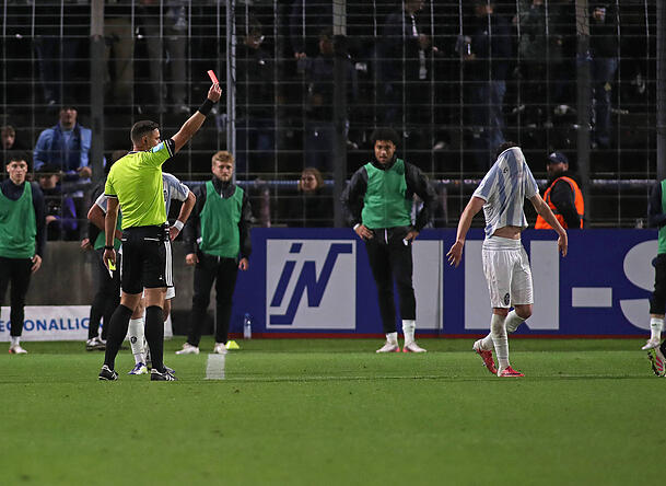 Fehlt dem TSV 1860 im Stadtderby gegen den FC Bayern II: Lance Fiedler. Fehlt dem TSV 1860 im Stadtderby gegen den FC Bayern II: Lance Fiedler.