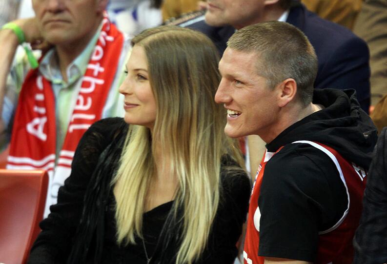 Bayerns Basketballer siegen im Derby gegen Würzburg und setzen sich weiter im oberen Tabellendrittel fest - auch dank der prominenten Unterstützung durch die Fußballabteilung - die besten Bilder aus dem Audi Dome.