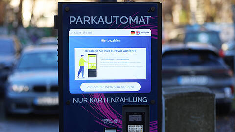 In München kann nur über die App HandyParken München oder bar bezahlt werden. 	An diesem Automaten funktioniert die Bezahlung  elektronisch und über QR-Code. (Symbolbild)