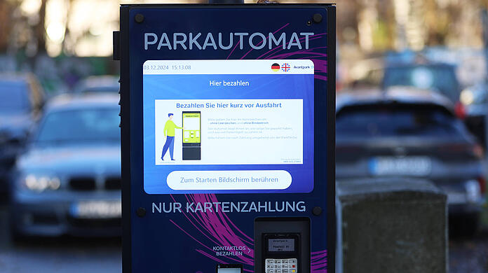 In München kann nur über die App HandyParken München oder bar bezahlt werden. 	An diesem Automaten funktioniert die Bezahlung  elektronisch und über QR-Code. (Symbolbild)