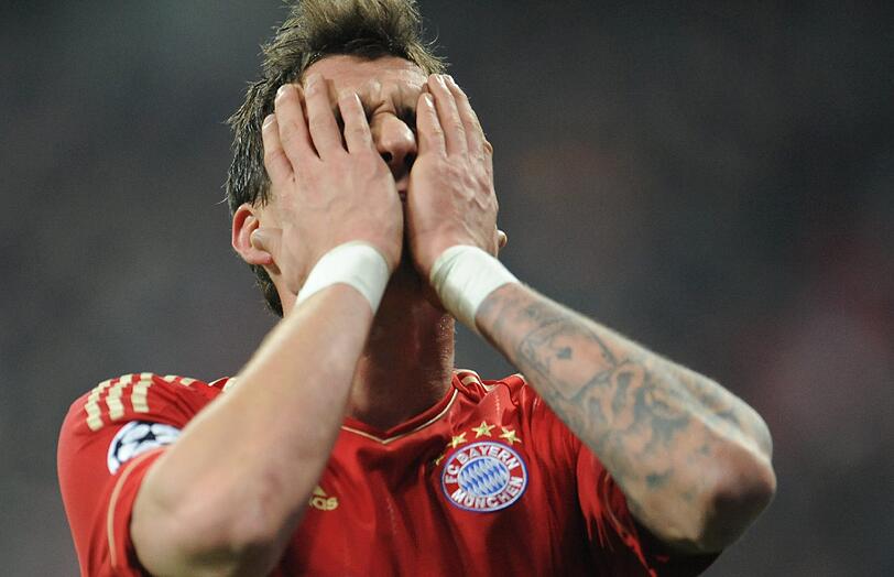 MARIO MANDZUKIC: Note 2. Anstelle von Viererpacker Pizarro drin, echte Nahkampferfahrung gegen Juves Dreierkette. Erster Verteidiger, sah Gelb (44.). Schnelle Reaktion beim 2:0.