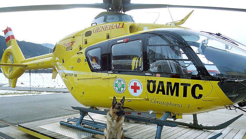 Der in eine Gletscherpalte gestürzte Münchner wurde mit Hilfe eines Rettungshubschrauber geborgen. (Symbolfoto) Der in eine Gletscherpalte gestürzte Münchner wurde mit Hilfe eines Rettungshubschrauber geborgen. (Symbolfoto)