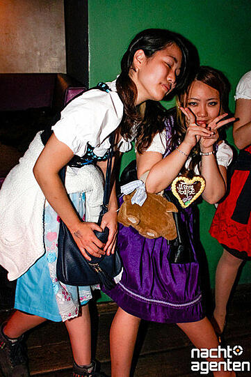 Apres-Wiesn-Party im Gecko Club. Mehr Bilder unter http://www.nachtagenten.de/event/26.09.2015/gecko-club/wiesn-spatzl.332682.html