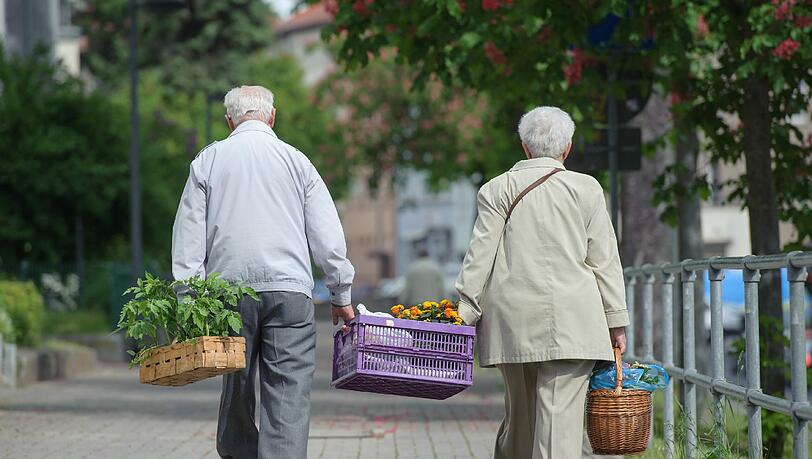 Bei diesen beiden hält der Bund bis ins hohe Alter – vielleicht weil sie beide mitanpacken? Bei diesen beiden hält der Bund bis ins hohe Alter – vielleicht weil sie beide mitanpacken?