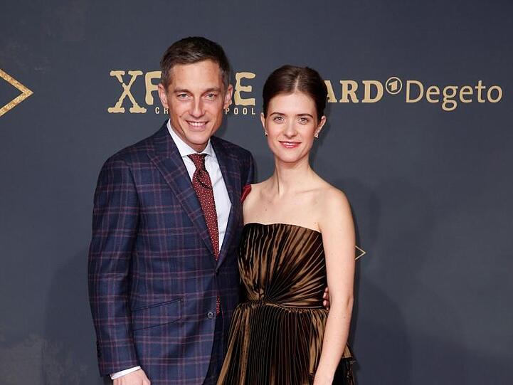 Die Hauptdarsteller: Volker Bruch und Liv Lisa Fries bei der Premiere der neuen Staffel von "Babylon Berlin" im Zoo-Palast.