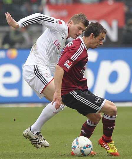 TONI KROOS:
Um Struktur bemüht, versuchte Linie ins Spiel zu bringen. Dabei aber mit vielen ungenauen Anspielen und Fehlpässen. Durfte nach 80 Minuten vorzeitig raus. Note 4