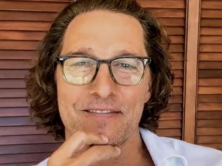 Matthew McConnaughey ist verärgert darüber, wie Covid politisiert werde.
